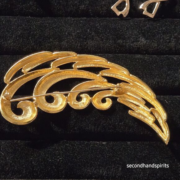 Vintage Napier Gold Tone Metal Feather Ocean Tide Pin Brooch Large 3.5" Costume - Picture 3 of 3